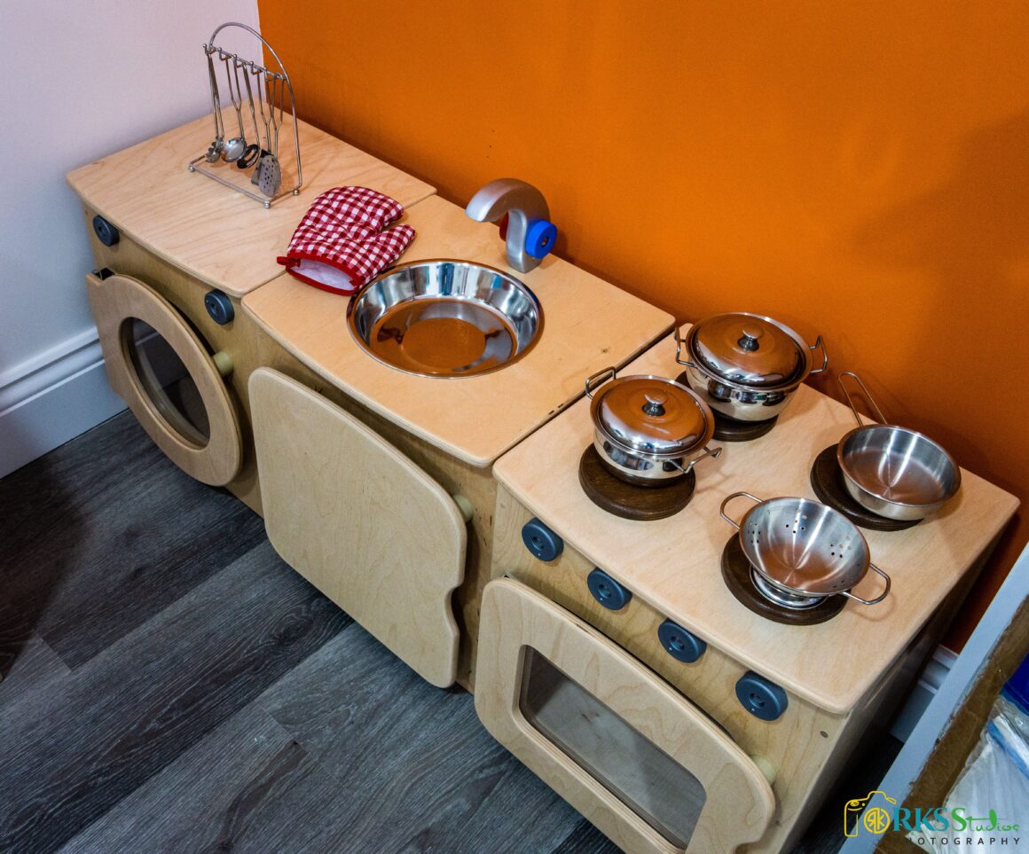 Kitchen set for group play